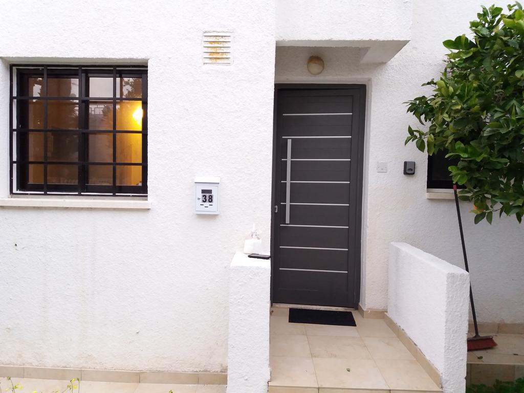 Miltos Beach House Larnaca Esterno foto