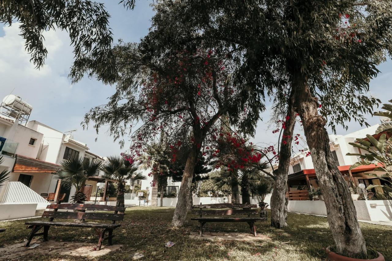 Miltos Beach House Larnaca Esterno foto