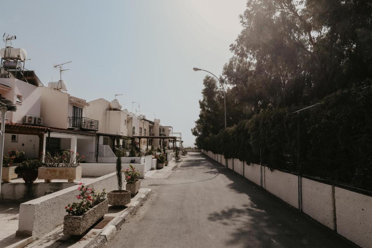 Miltos Beach House Larnaca Esterno foto